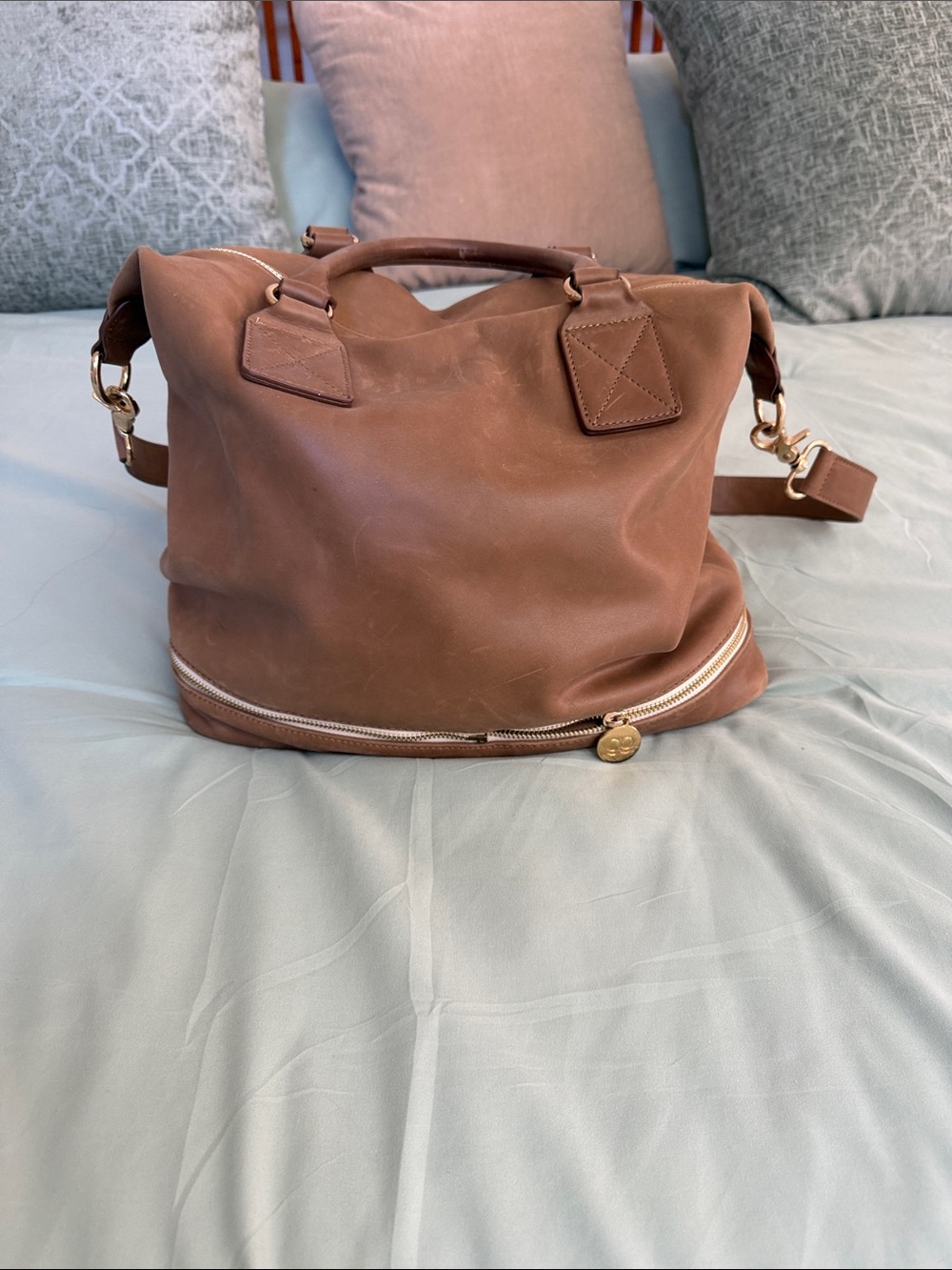 Gorjana Classic Brown Leather Satchel Handbag with Detachable Strap - Picture 2 of 5